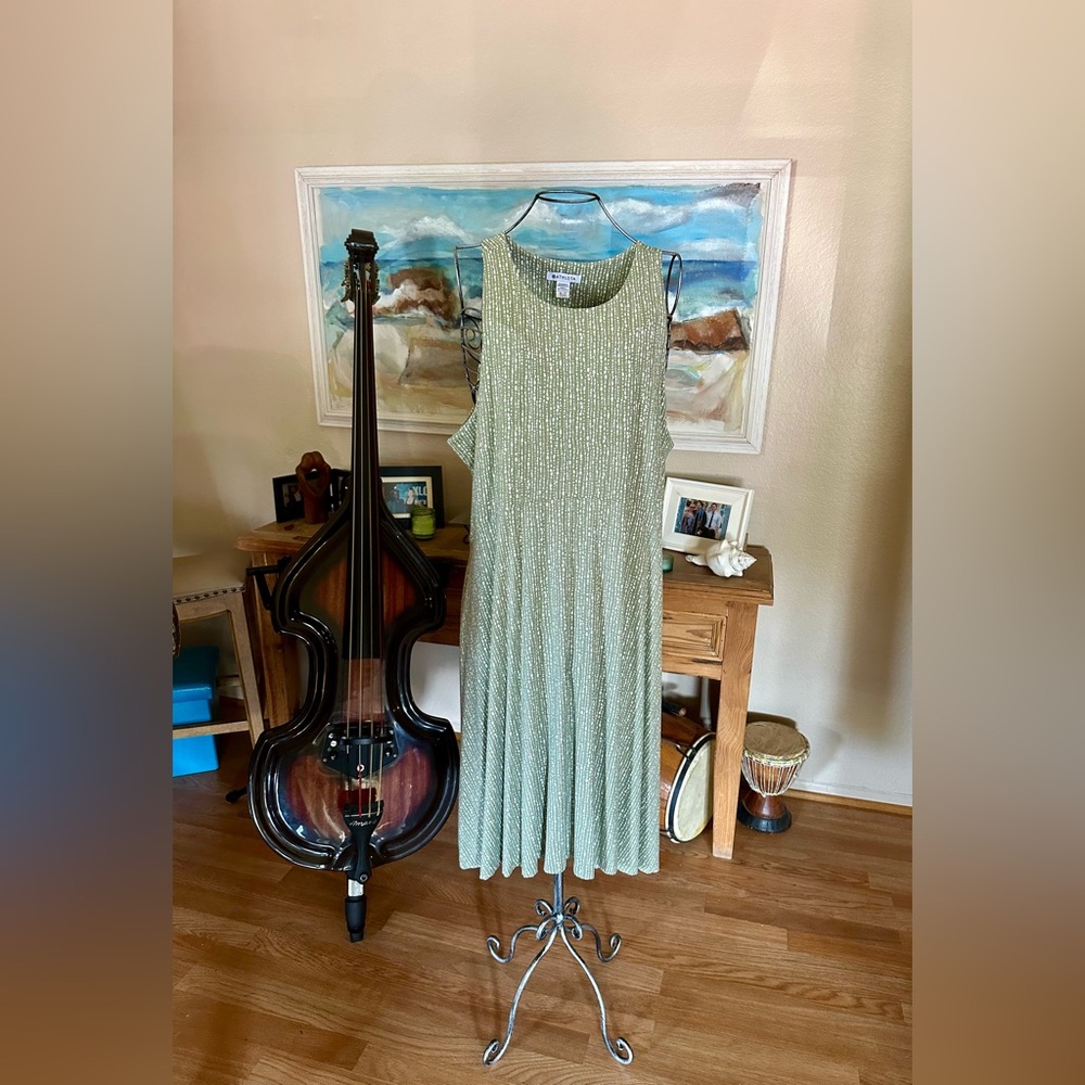 Olive Green Print Athleta Santorini Thera dress
XL/T. Excellent (never worn).